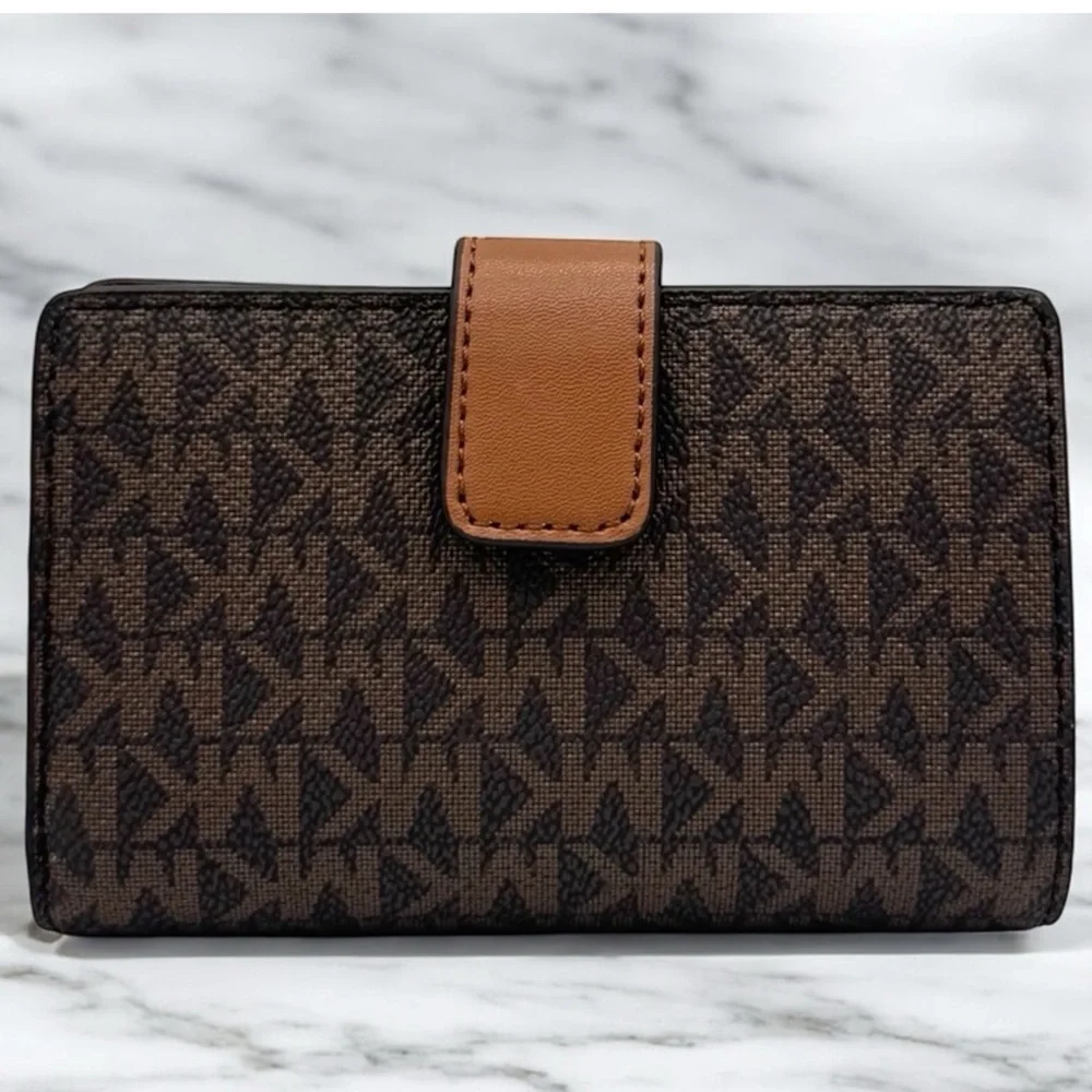Michael Kors Medium Jet Set Travel Zip Chain Bifold Wallet Leather Brown